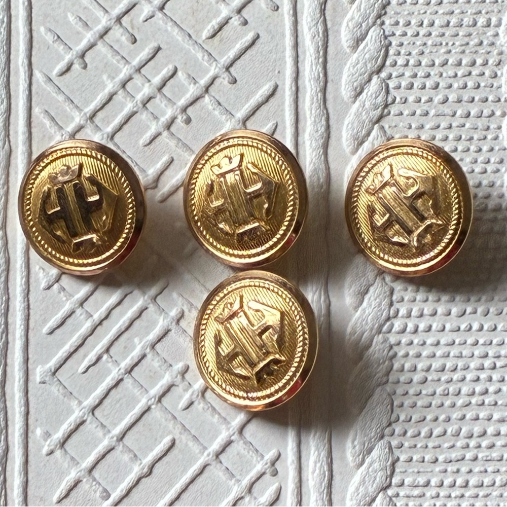Vintage RARE Signed Waterbury brass gold toned Buttons. 
“H” with crown.